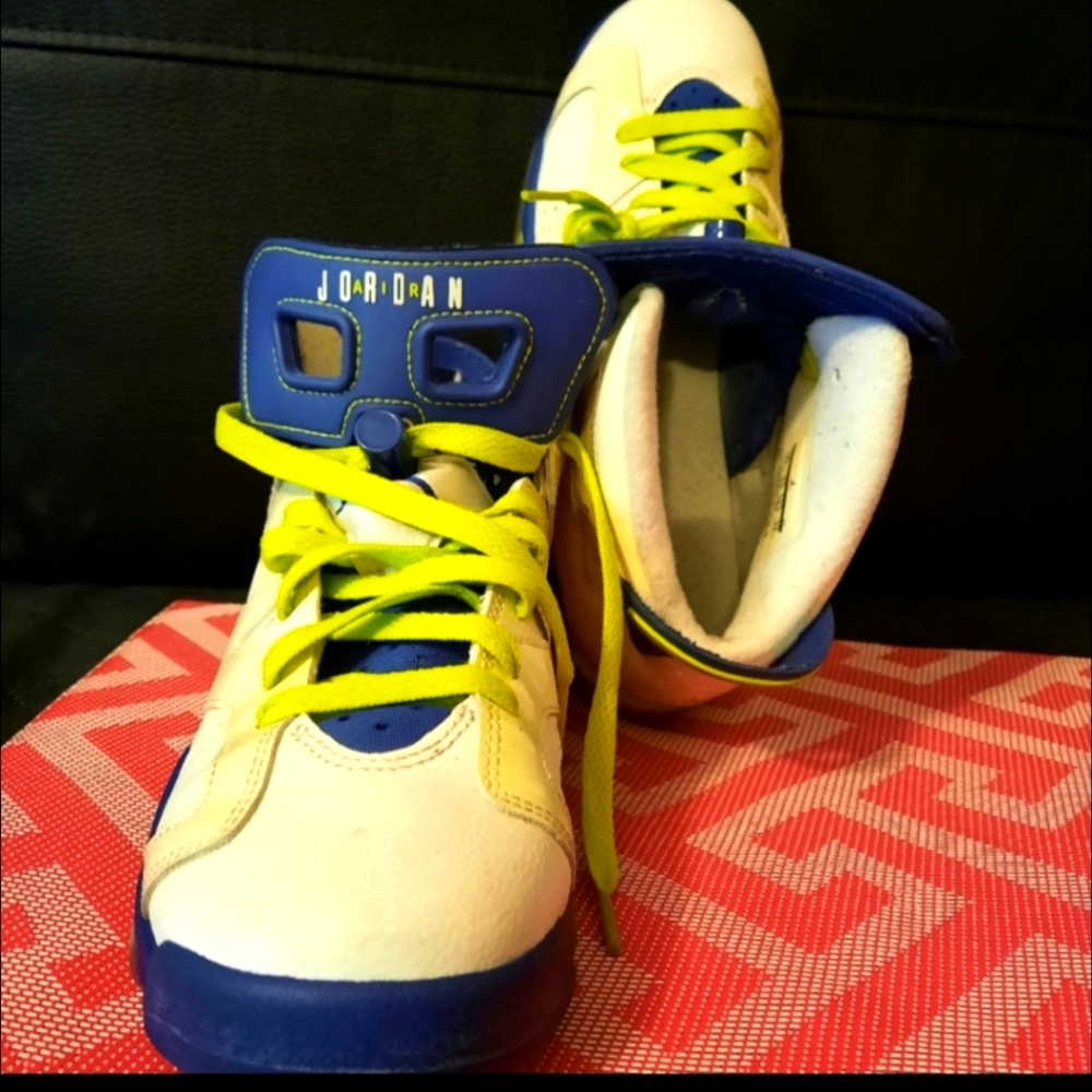JORDAN BOOTS,JUNIOR USED GENTLY, SIZE 6, $40